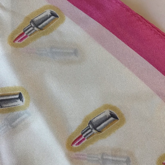 ❤️ 👄 Coach LIPSTICK PRINT SILK DIAMOND SCARF - Picture 8 of 9